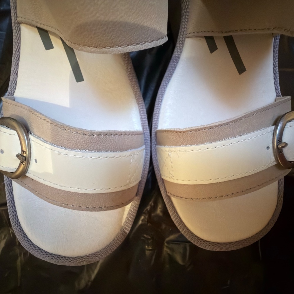 $240 FLY London platform wedge shoes size 40 white and taupe/tan - Picture 15 of 16